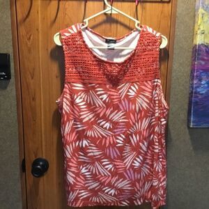 Ann Taylor Women’s XL Sleeveless Rayon Leaf Print Shirt Paprika and Cream